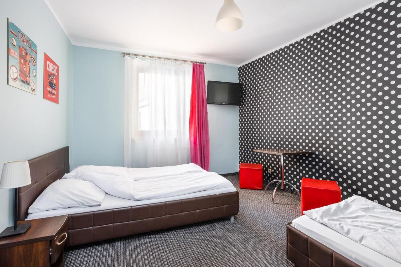 Shick Hostel Wroclaw Bagian luar foto