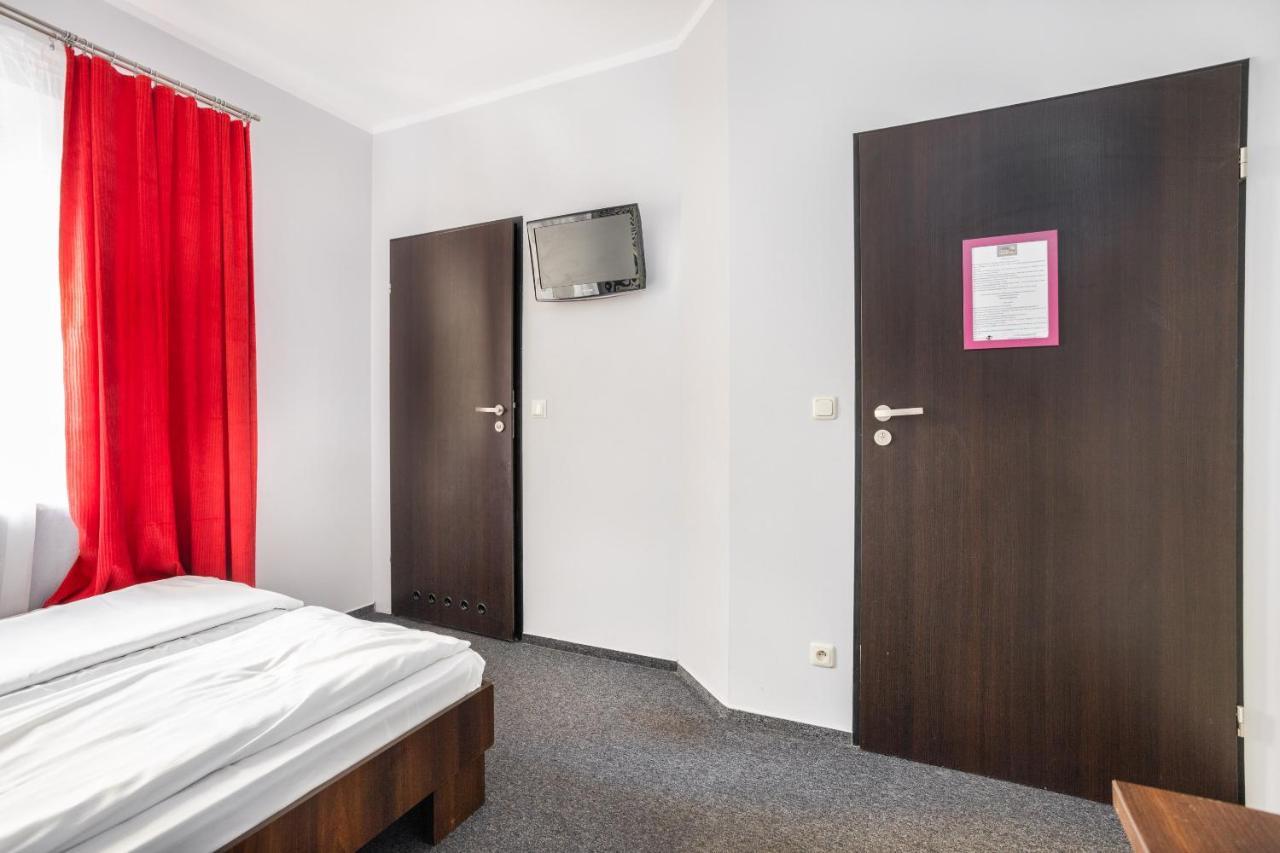 Shick Hostel Wroclaw Bagian luar foto